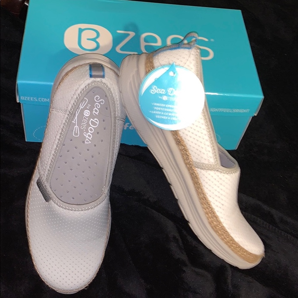 Bzees cloud technology women’s walking shoes
